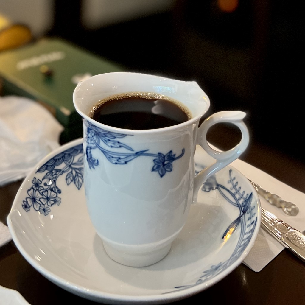 Coffee サンパウロ 北野 神戸市 懐かしい感じの珈琲店 マイゼンでいただくコーヒーは美味しいです